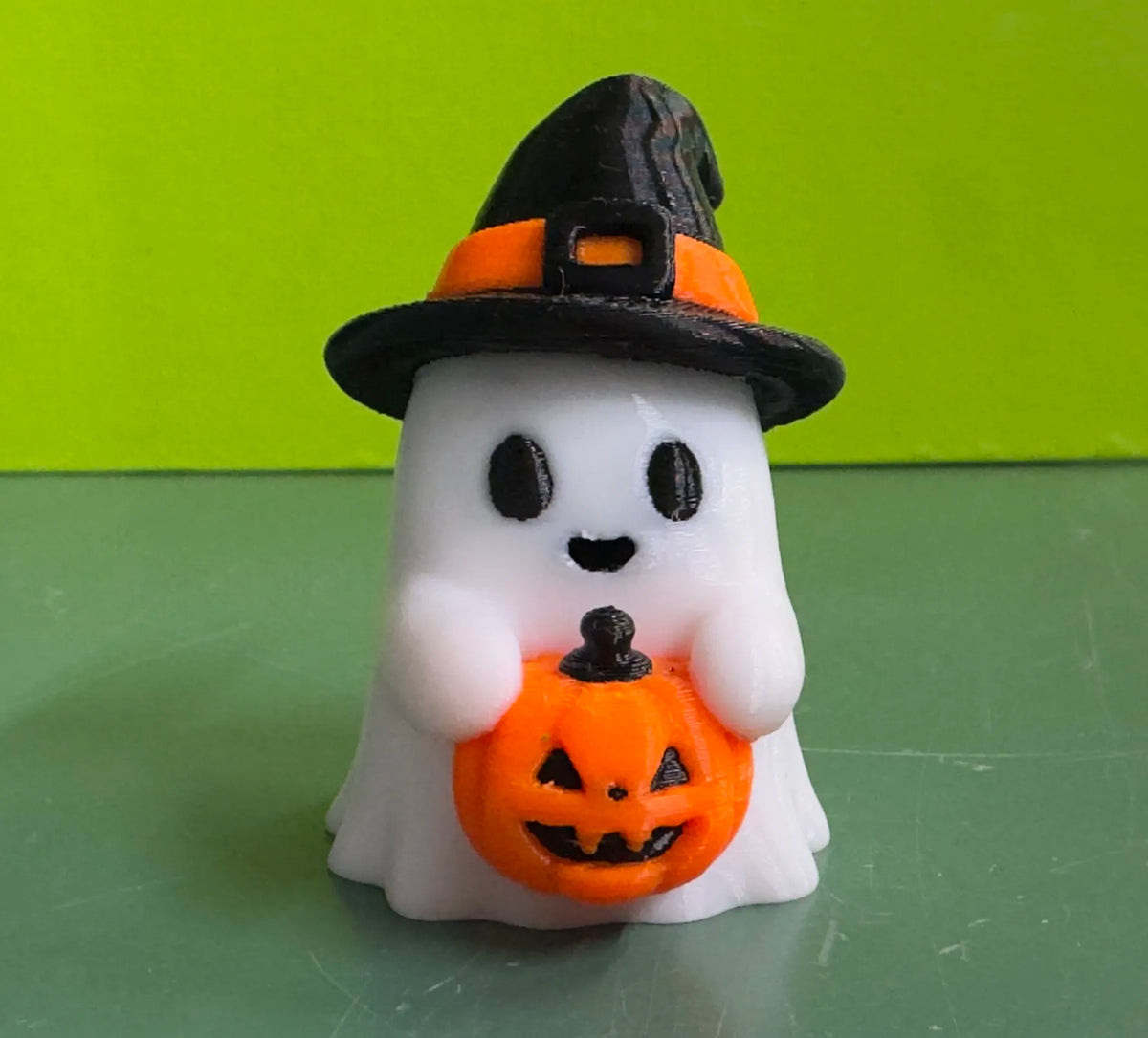 Figurină Decorativă Fantomiță cu Dovleac „SpookyGhost” 3D