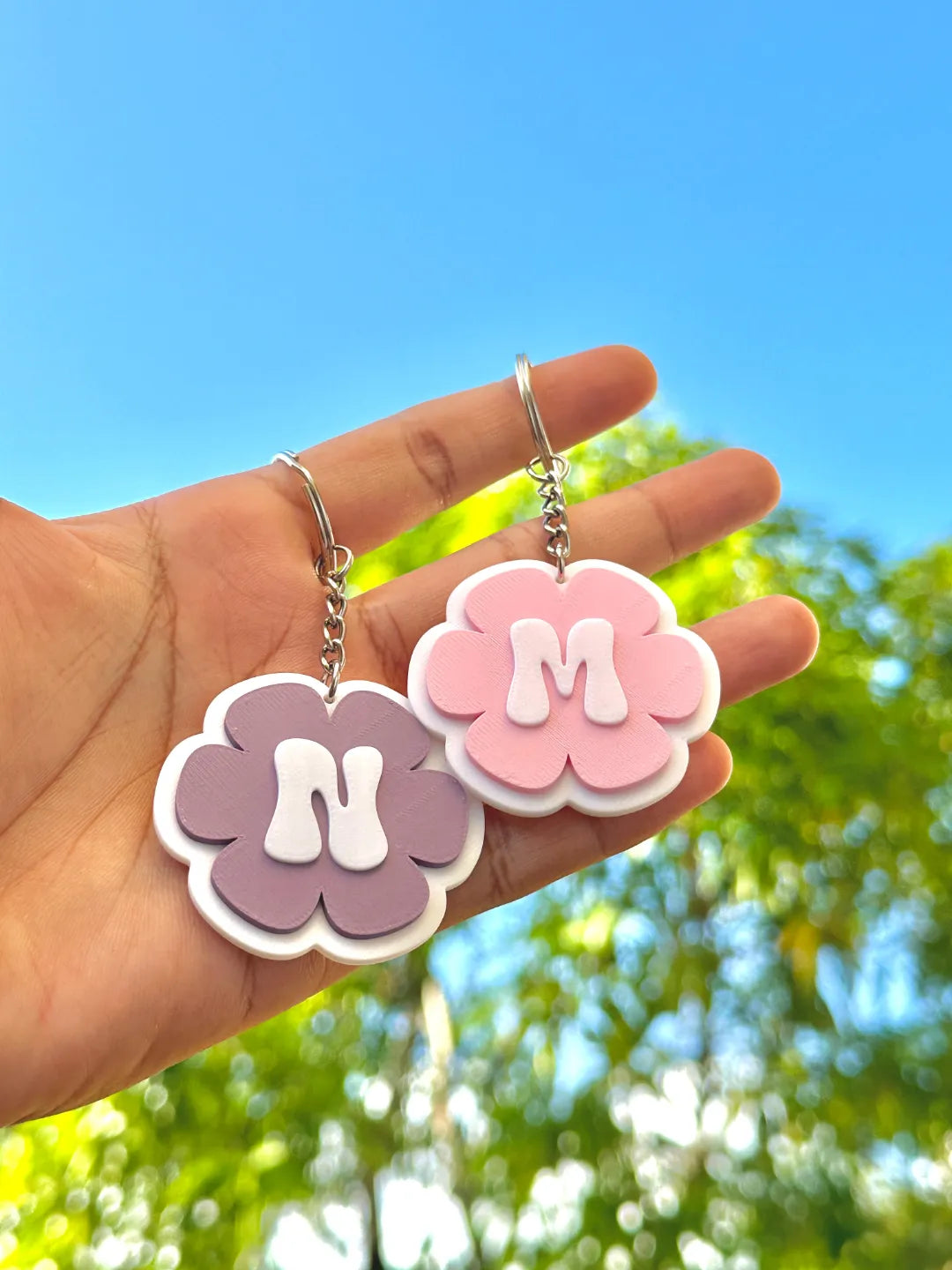 Set Brelocuri 3D cu Inițiale și Margine în Formă de Floare „Custom Letter Flower Keychains”
