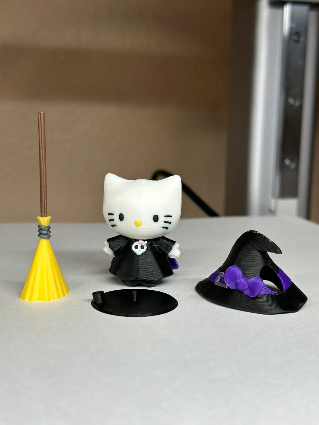 Set Figurine 3D Vrăjitoare Hello Kitty „Witch Kitty Set”