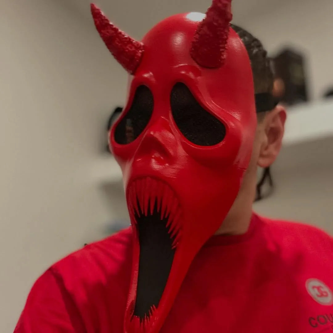 Mască Diavol Screaming Ghostface cu Coarne „Devil Scream Mask” 3D