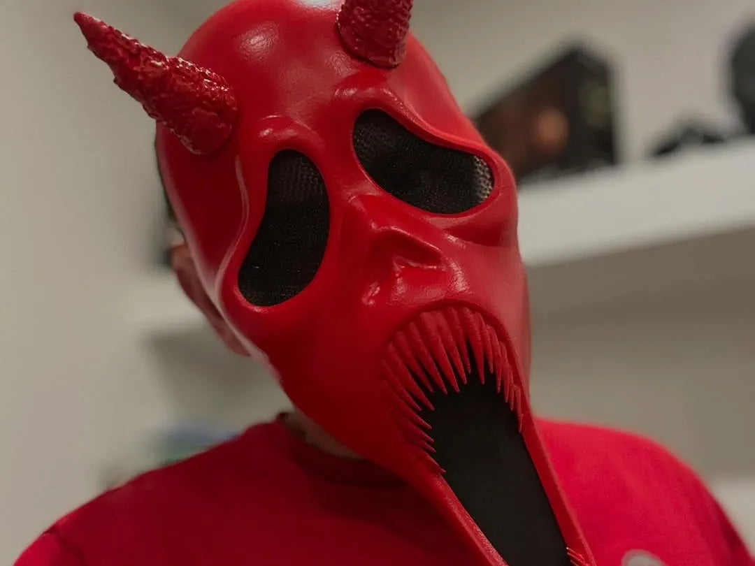 Mască Diavol Screaming Ghostface cu Coarne „Devil Scream Mask” 3D