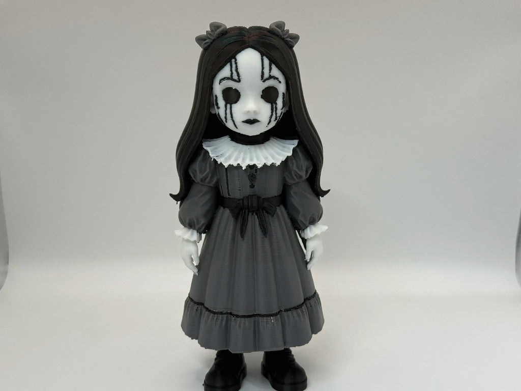 Figurină 3D Păpușă Gotică Stilizată „Gothic Doll”