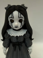 Figurină 3D Păpușă Gotică Stilizată „Gothic Doll”