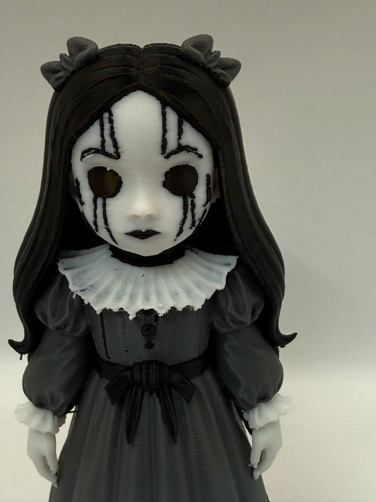 Figurină 3D Păpușă Gotică Stilizată „Gothic Doll”