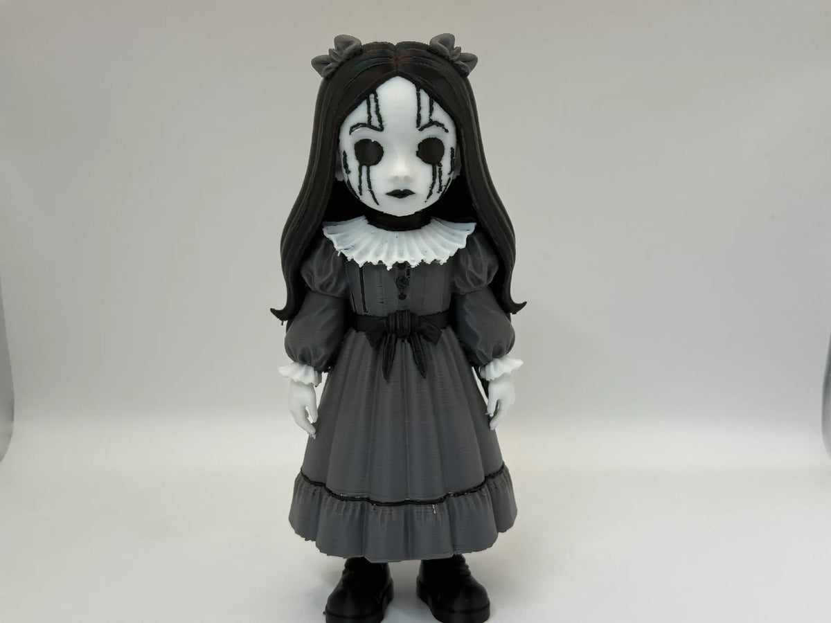 Figurină 3D Păpușă Gotică Stilizată „Gothic Doll”