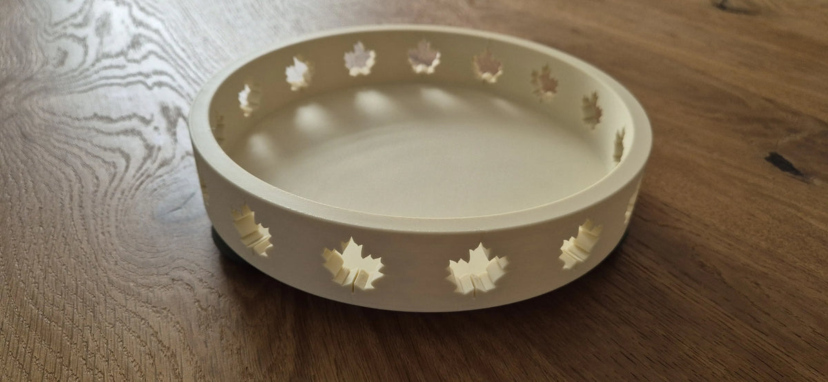 Tavă Decorativă Circulară cu Frunze Decupate „MapleRing Tray” 3D