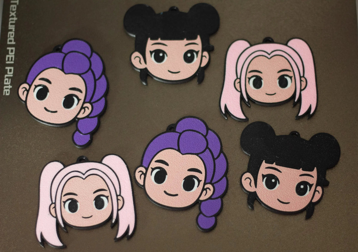 Set Brelocuri 3D cu Personaje Chibi și Coafuri Colorate „Chibi Anime Hair Keychains” 3D