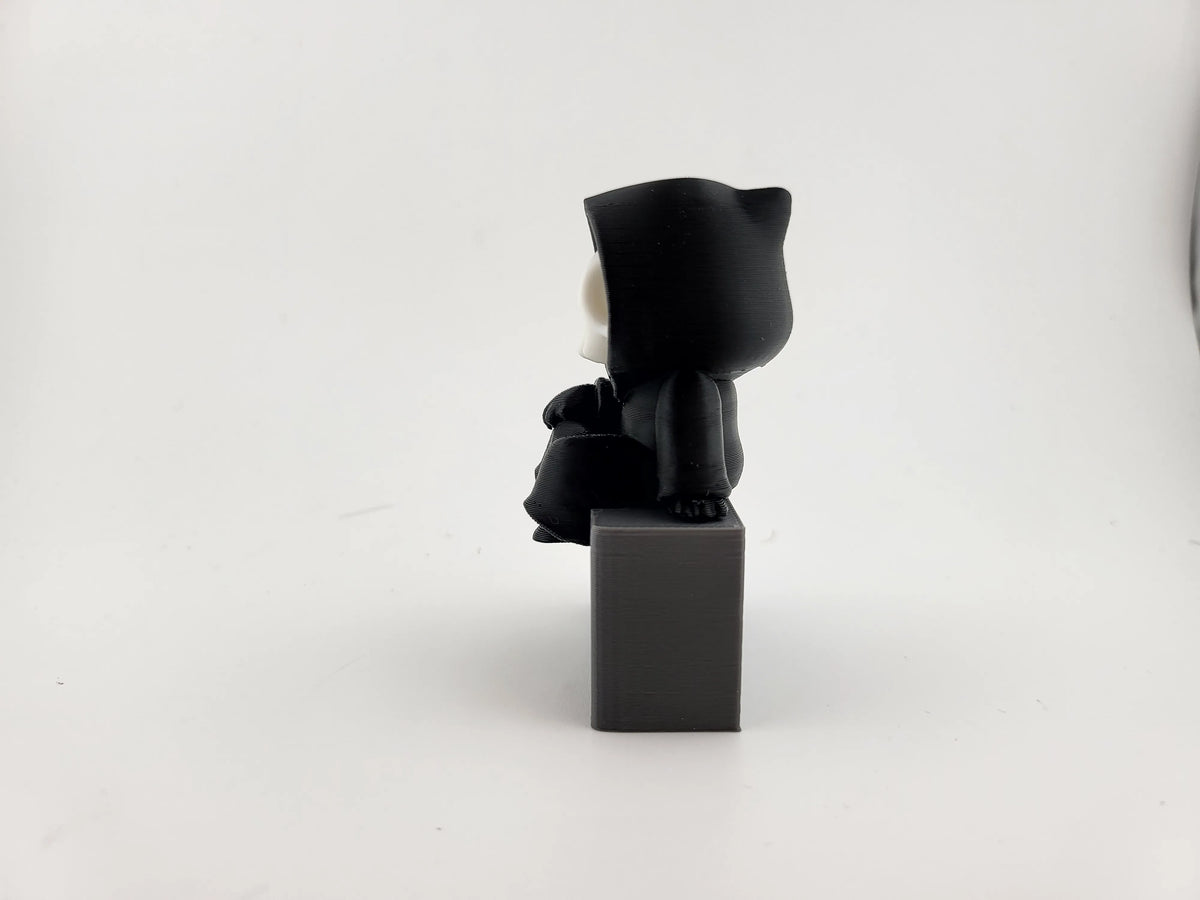 Figurină 3D Grim Reaper pe Piatră Tombatală / Miniatură Tematică cu Schelet