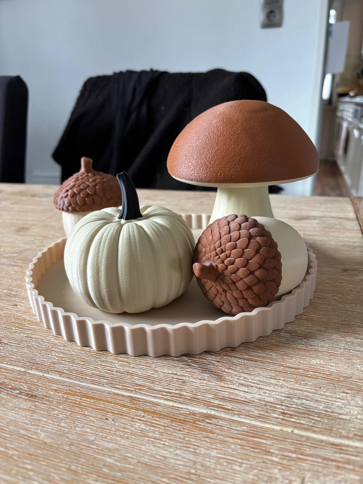 Set Decorativ de Toamnă cu Tavă, Ciupercă și Ghinde „AcornSet” 3D