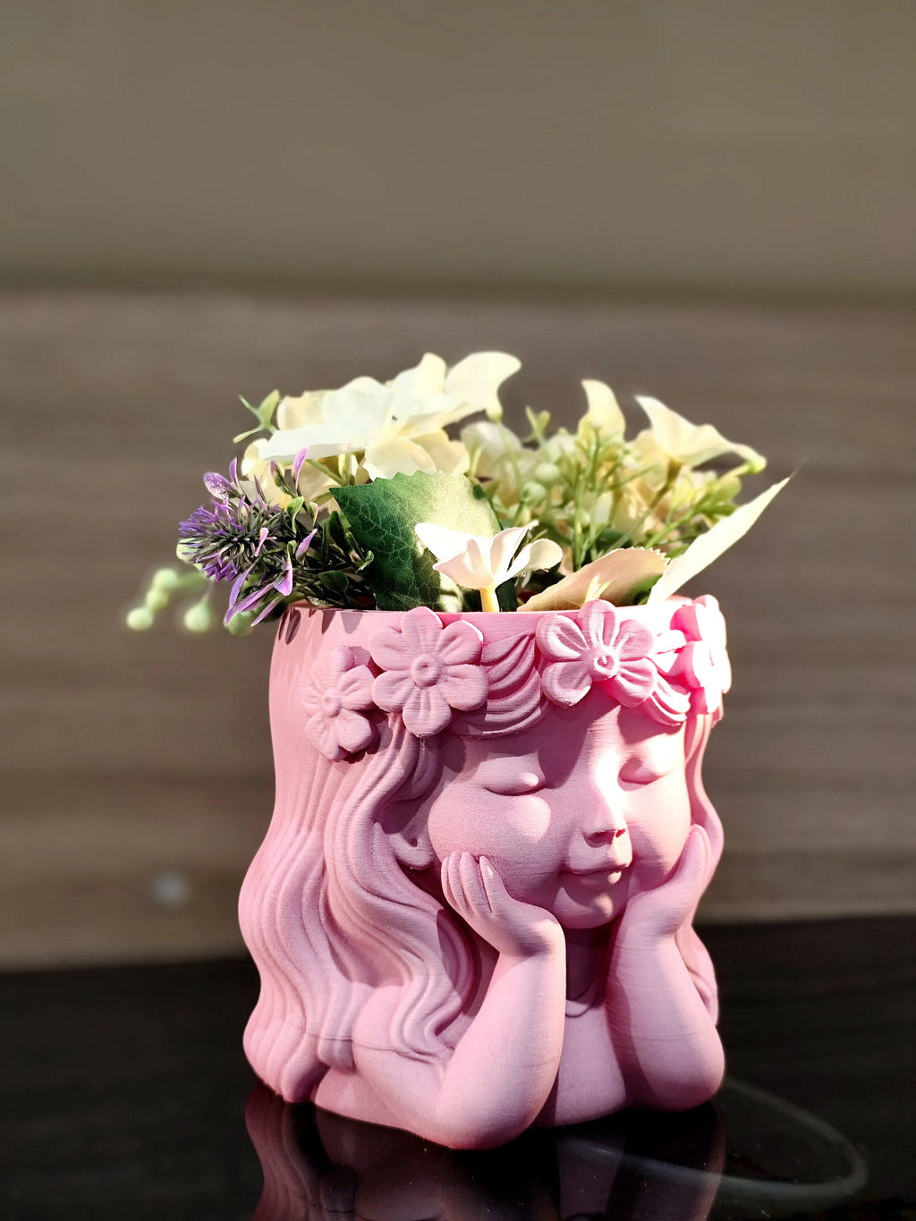 Ghiveci de Flori 3D Față de Fată cu Coroniță Florală „Floral Girl Planter” 3D
