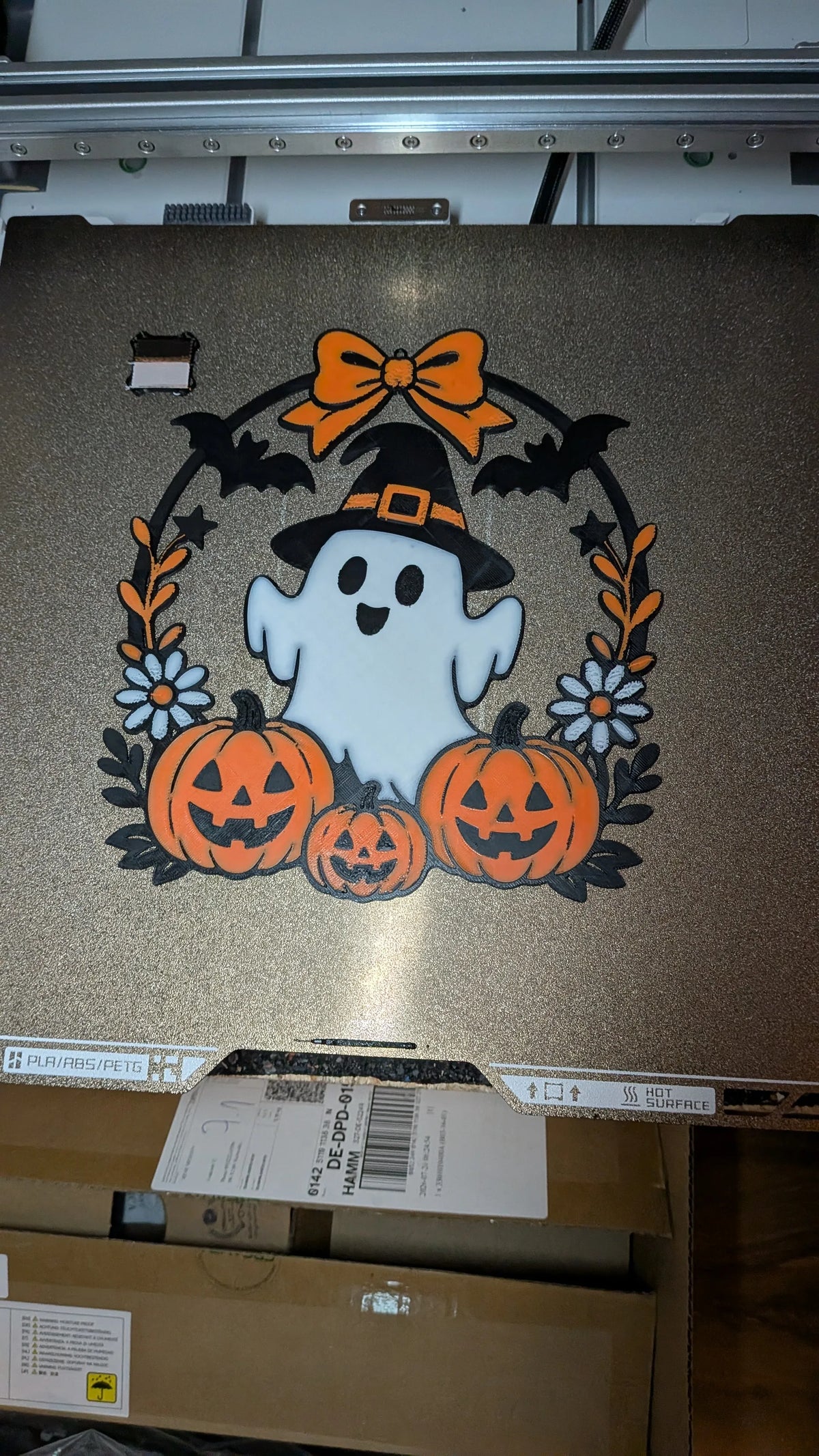 Placă Decorativă de Perete Coroniță cu Fantomiță „GhostPumpkinWreath” 3D