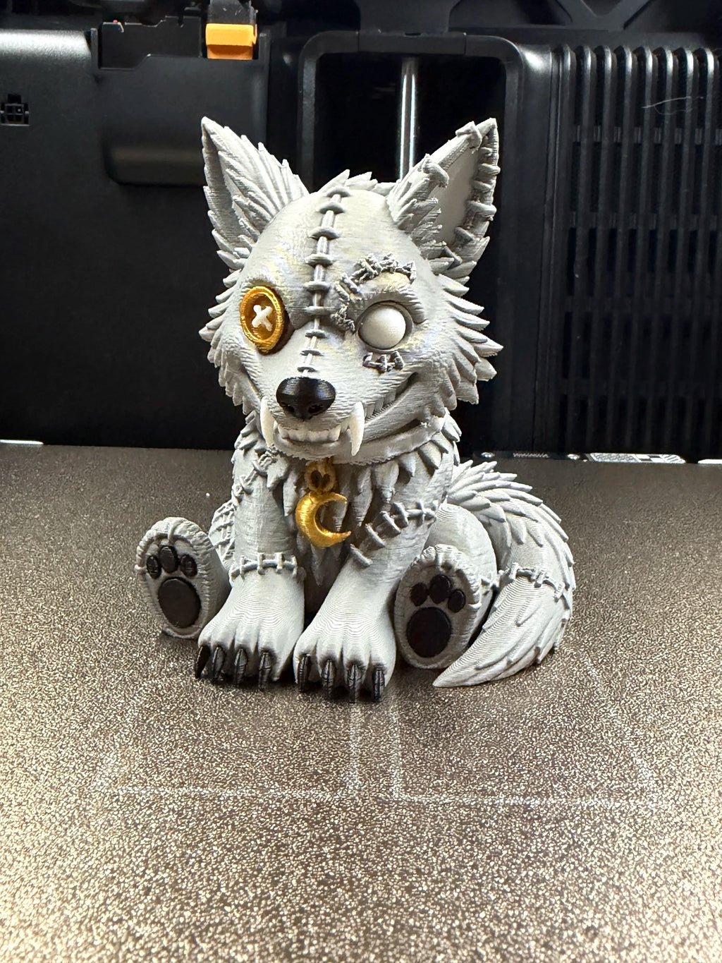 Figurină 3D Lup Voodoo / „Between Sweet and Disturbed”