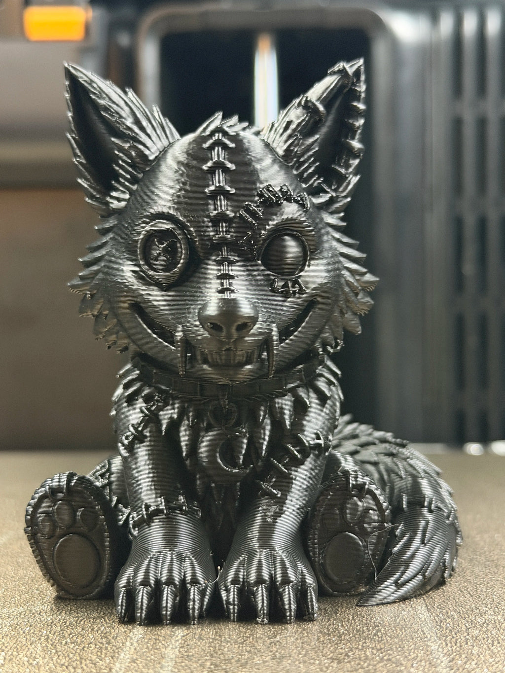 Figurină 3D Lup Voodoo / „Between Sweet and Disturbed”