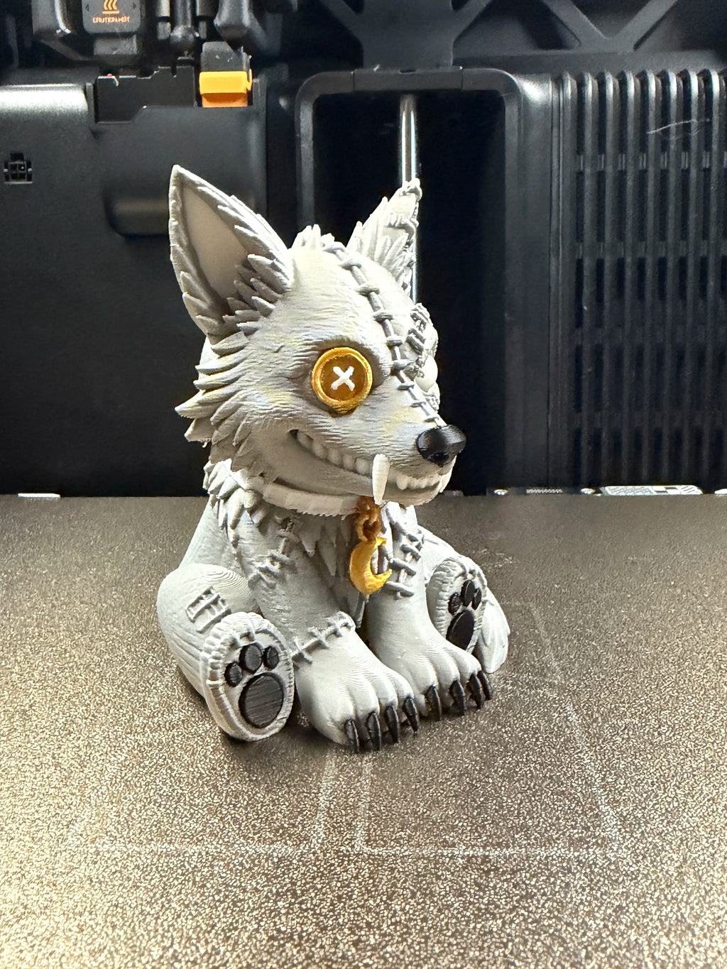 Figurină 3D Lup Voodoo / „Between Sweet and Disturbed”