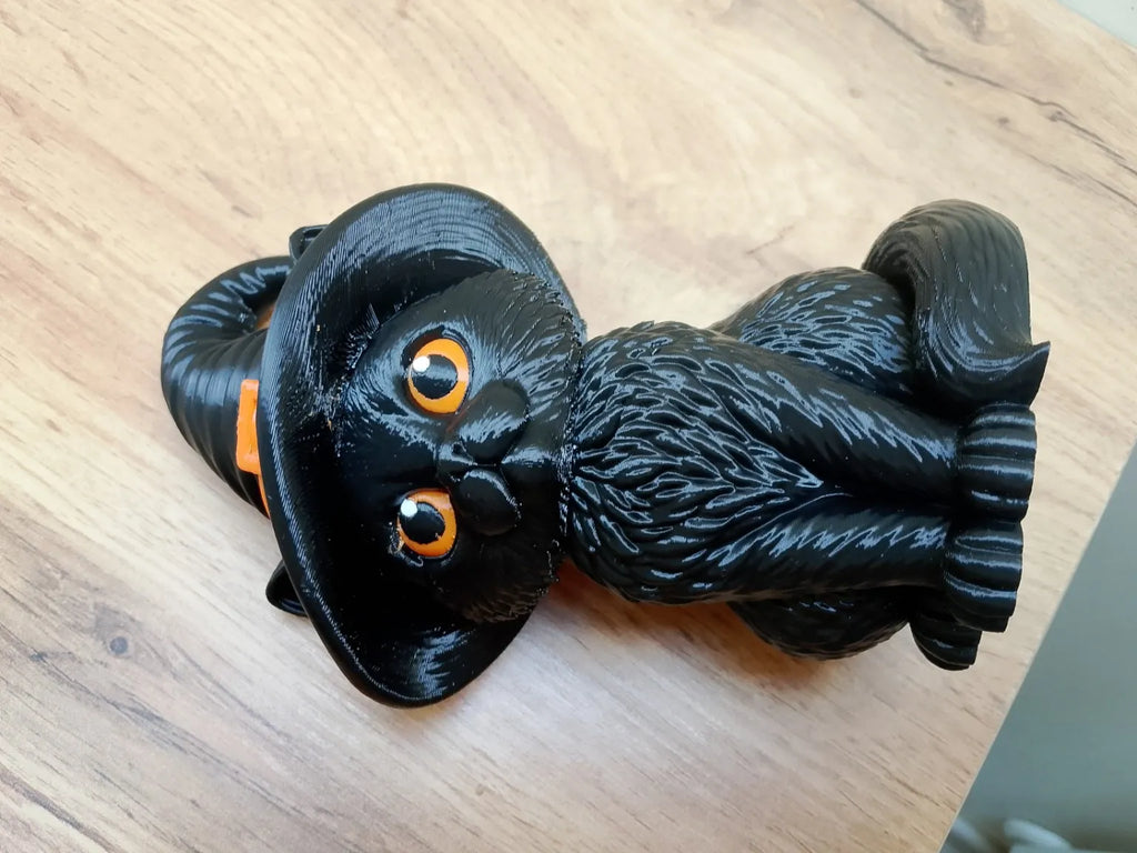 Figurină 3D Pisică Neagră cu Pălărie de Vrăjitoare „Witch Cat”