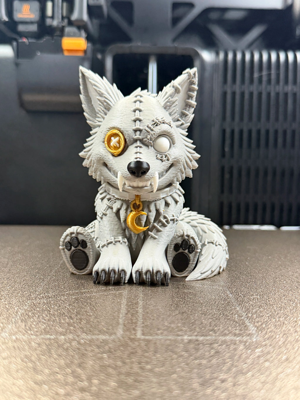 Figurină 3D Lup Voodoo / „Between Sweet and Disturbed”