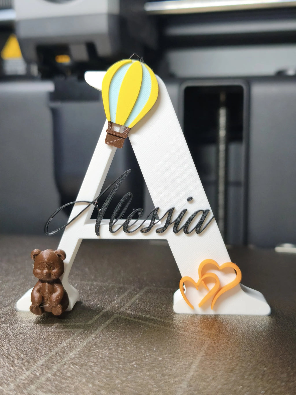 🎈 SkyInitial 3D | Literă Decorativă cu Nume, Balon și Inimioară