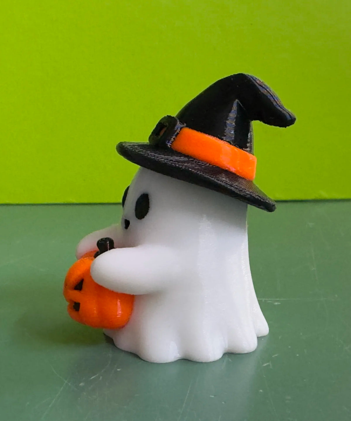 Figurină Decorativă Fantomiță cu Dovleac „SpookyGhost” 3D