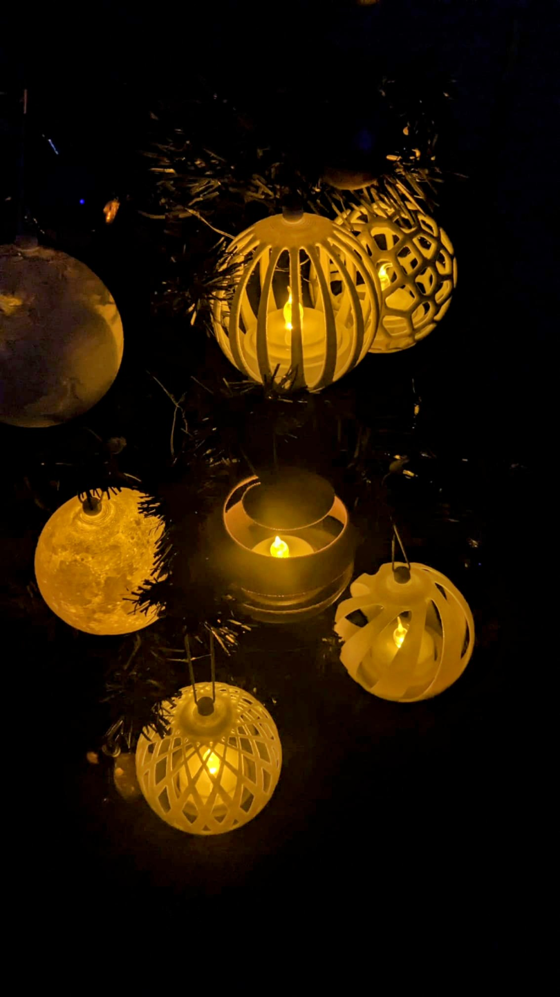 LumiLattice | Glob 3D Luminos Tip Felinar Sculptat
