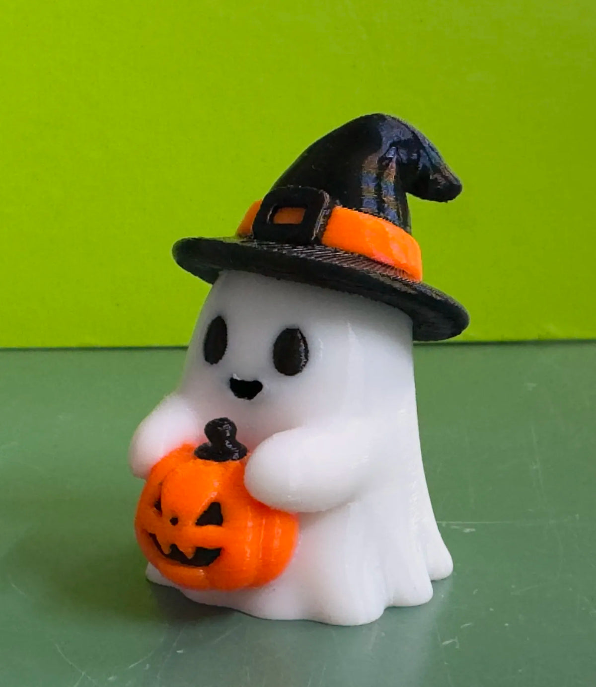 Figurină Decorativă Fantomiță cu Dovleac „SpookyGhost” 3D