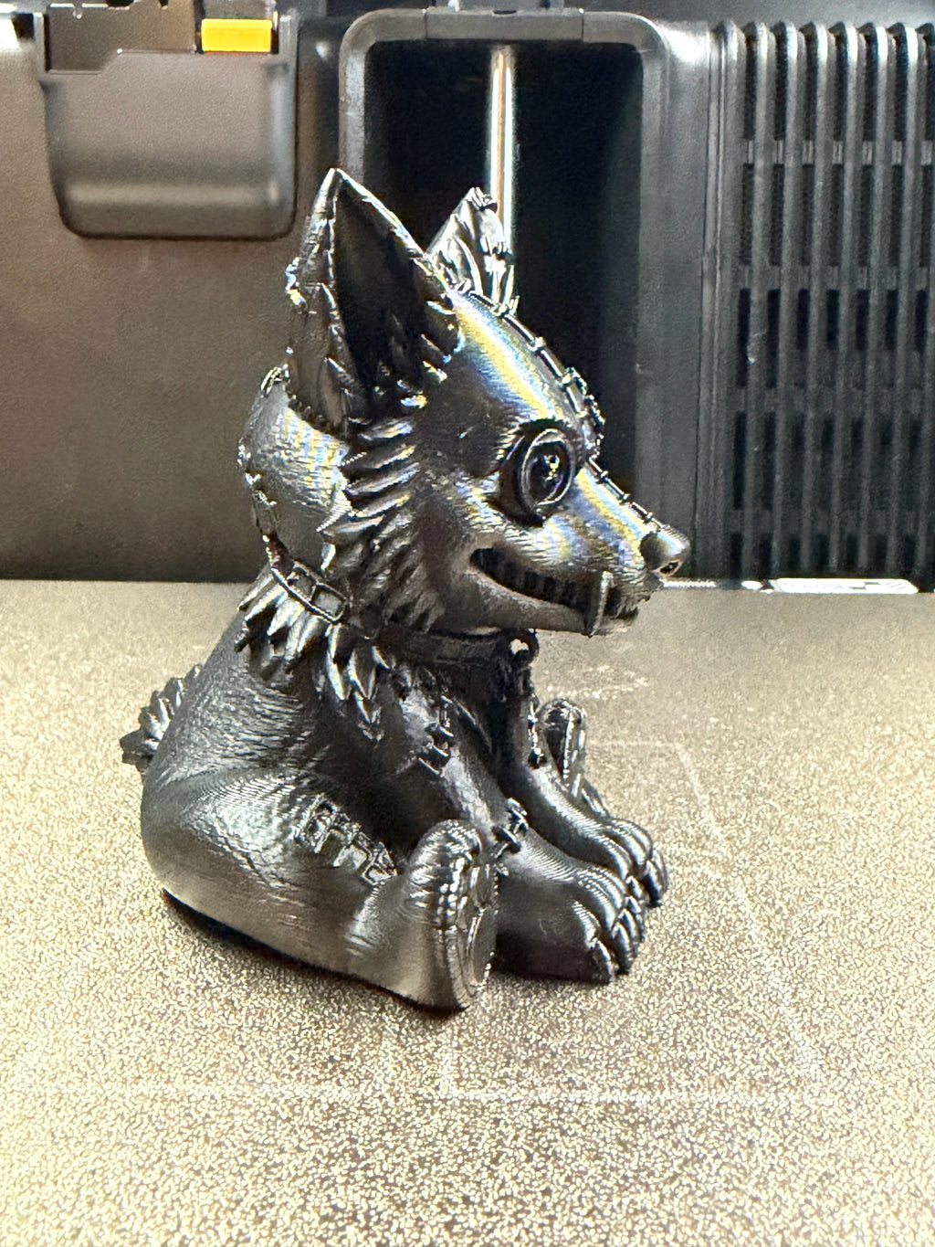 Figurină 3D Lup Voodoo / „Between Sweet and Disturbed”